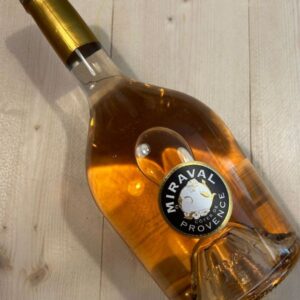 Fles Miraval Rosé – iconische Provence rosé van Château Miraval met lichtroze kleur en luxe uitstraling.